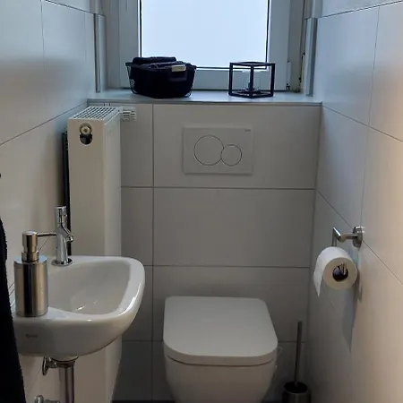 Helle Ferienwohnung Mit Garten Und Terrasse, Direkt Am Waldrand Gelegen Apartment
