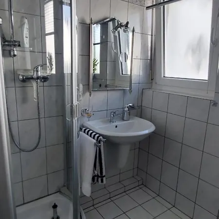 Apartment Helle Ferienwohnung Mit Garten Und Terrasse, Direkt Am Waldrand Gelegen *