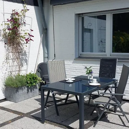Helle Ferienwohnung Mit Garten Und Terrasse, Direkt Am Waldrand Gelegen Apartment