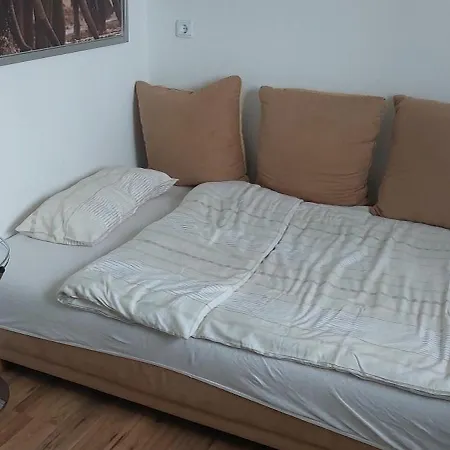 Helle Ferienwohnung Mit Garten Und Terrasse, Direkt Am Waldrand Gelegen * Herzogenrath