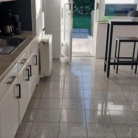 Helle Ferienwohnung Mit Garten Und Terrasse, Direkt Am Waldrand Gelegen Apartment