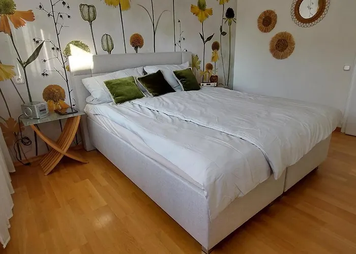 Helle Mit Garten Und Terrasse, Direkt Am Waldrand Gelegen * Herzogenrath