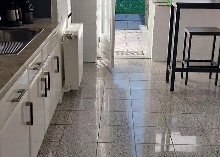 Helle Mit Garten Und Terrasse, Direkt Am Waldrand Gelegen Lejlighed